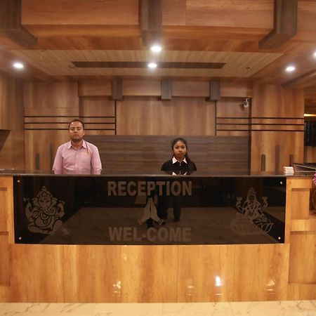 Hotel Royal Safari Chitwan Ngoại thất bức ảnh