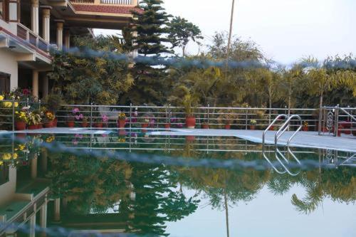 Hotel Royal Safari Chitwan Ngoại thất bức ảnh