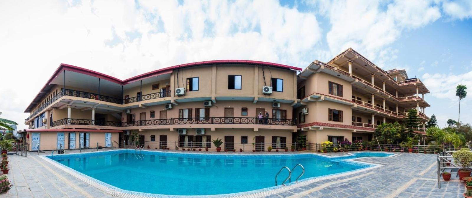 Hotel Royal Safari Chitwan Ngoại thất bức ảnh